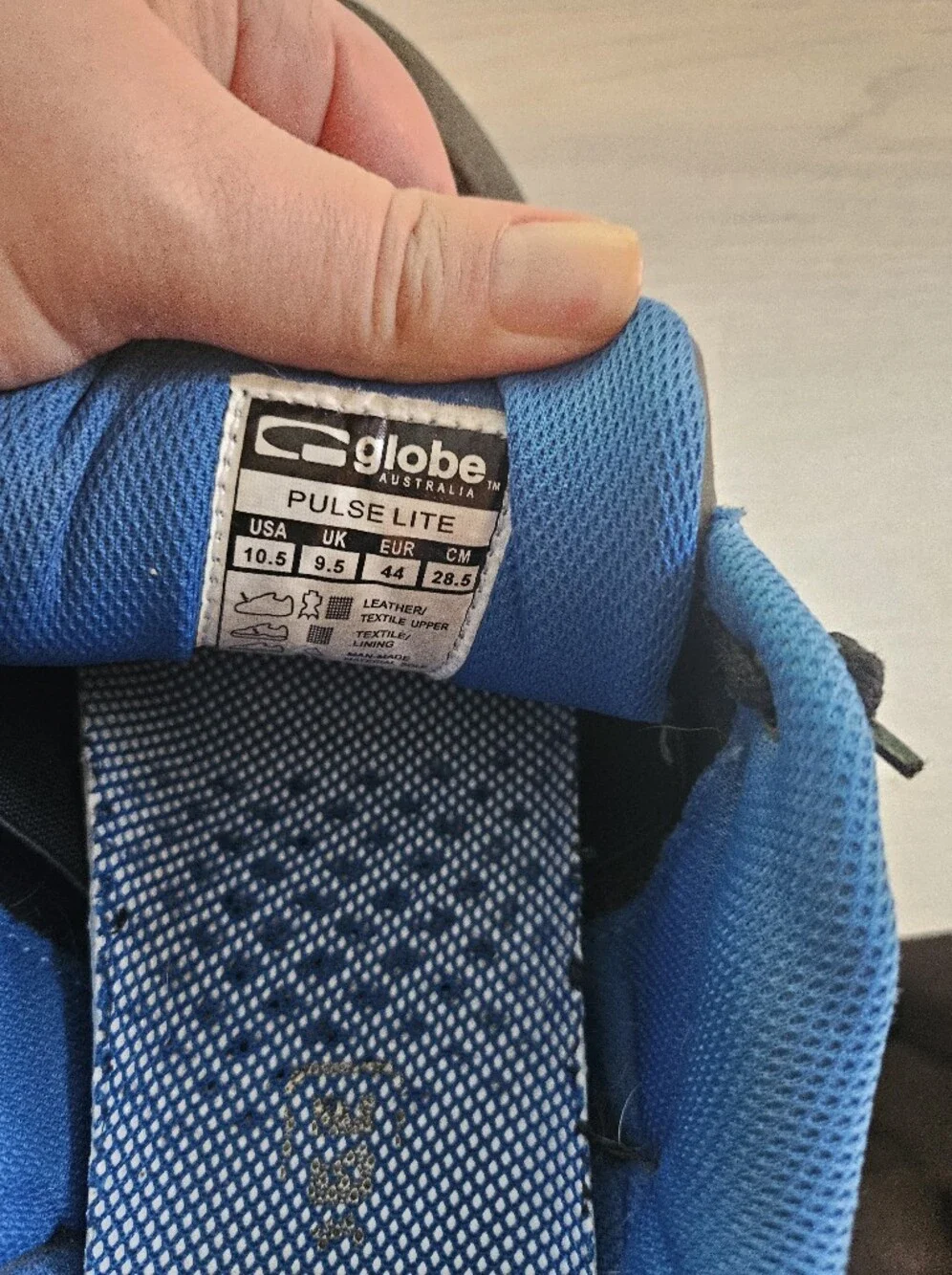 Globe Men's Black and Blue Low-Top Sneaker